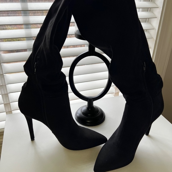 (USED) Jessica Simpson Saferra Suede Black Boot - Picture 5 of 16